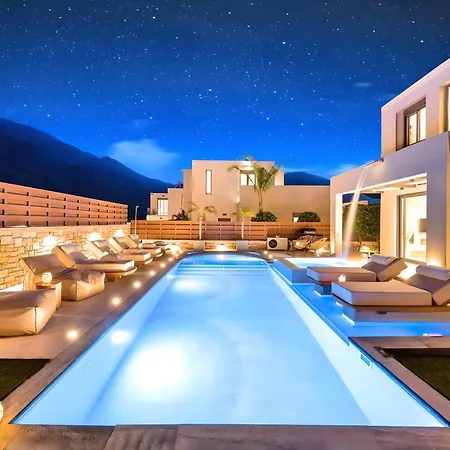 Minoas Heated Pool Villa *